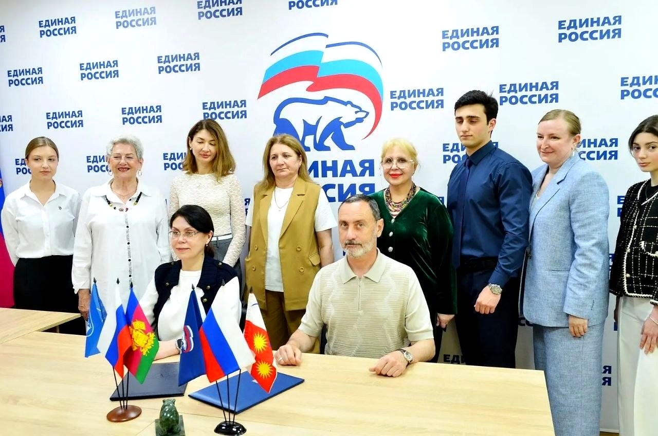 Депутат ЗСК Виктор Тепляков подписал соглашение СГУ с «Единой Россией